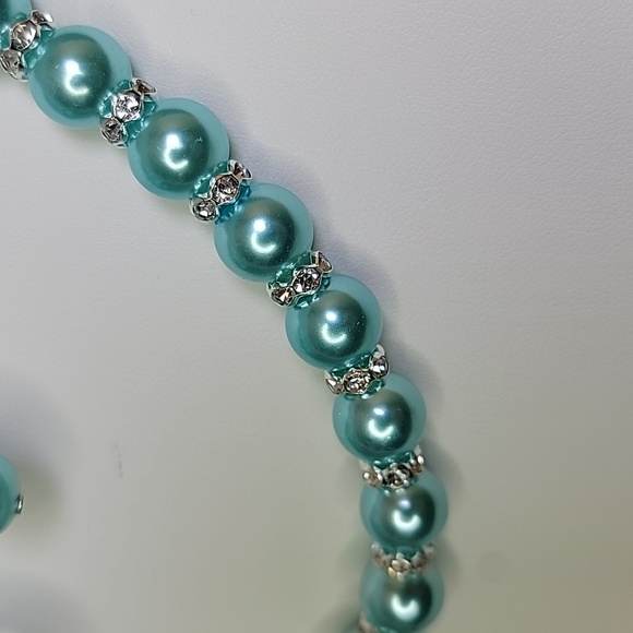 Beaded Jewelry Set Soft Teal Pearl Necklace Earrings Bracelet - Picture 4 of 10
